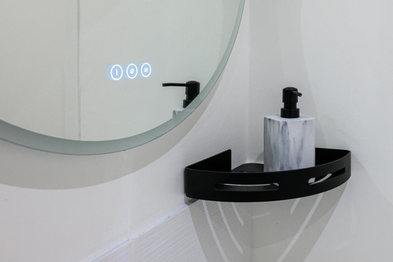 Cinema & Jacuzzi Aux Etoiles - Casabianca Suite แซงต์-เอเตียน ภายนอก รูปภาพ